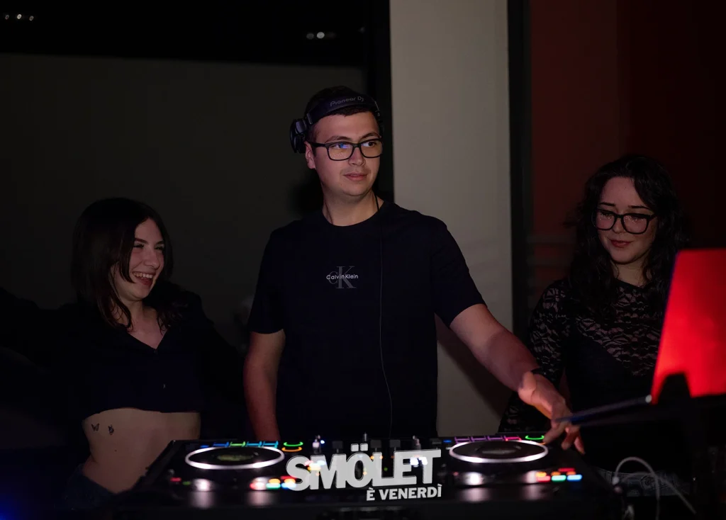 SMOLET - è venerdì - 10.4.26 - 40